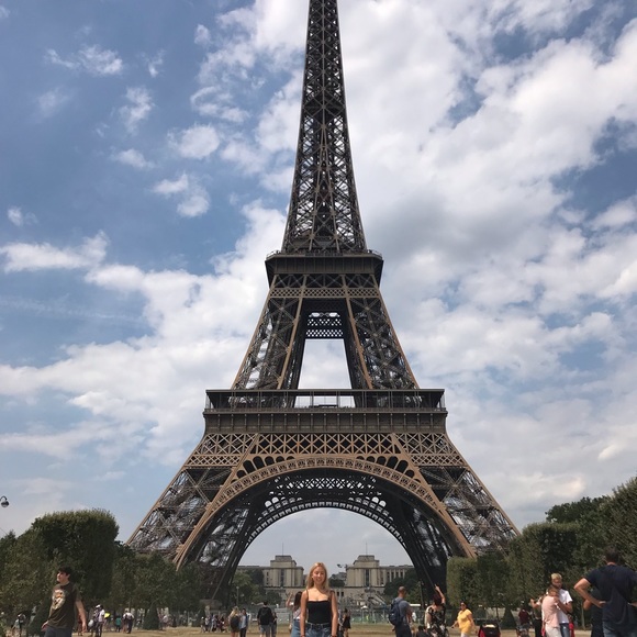 Meet your Posher, Julie - Picture 1 of 1